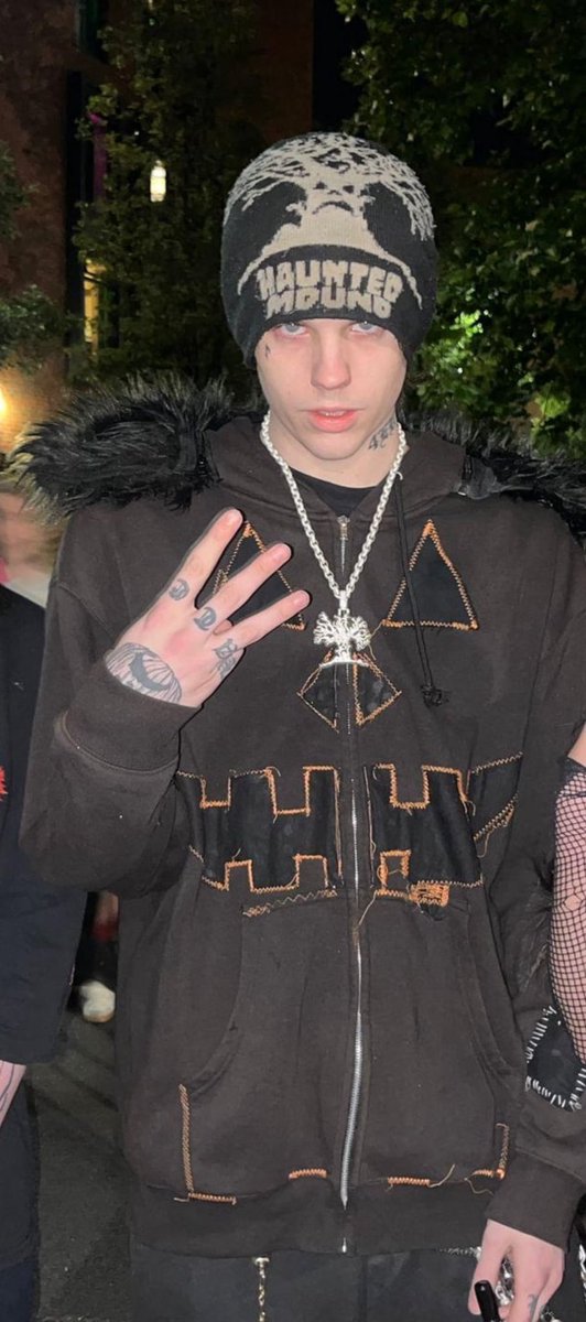 dailygraveman's tweet image. 