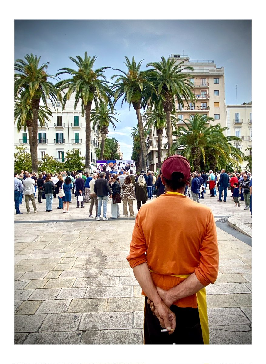 Piano di decarbonizzazione o piano di dismissione? 
A #Taranto il dibattito sul futuro dello stabilimento siderurgico torna ad accendersi. Tra #decarbonizzazione con nuove tecnologie e riduzione delle emissioni o in realtà, un lento piano di #dismissione.  <a href="/Internazionale/">Internazionale</a>