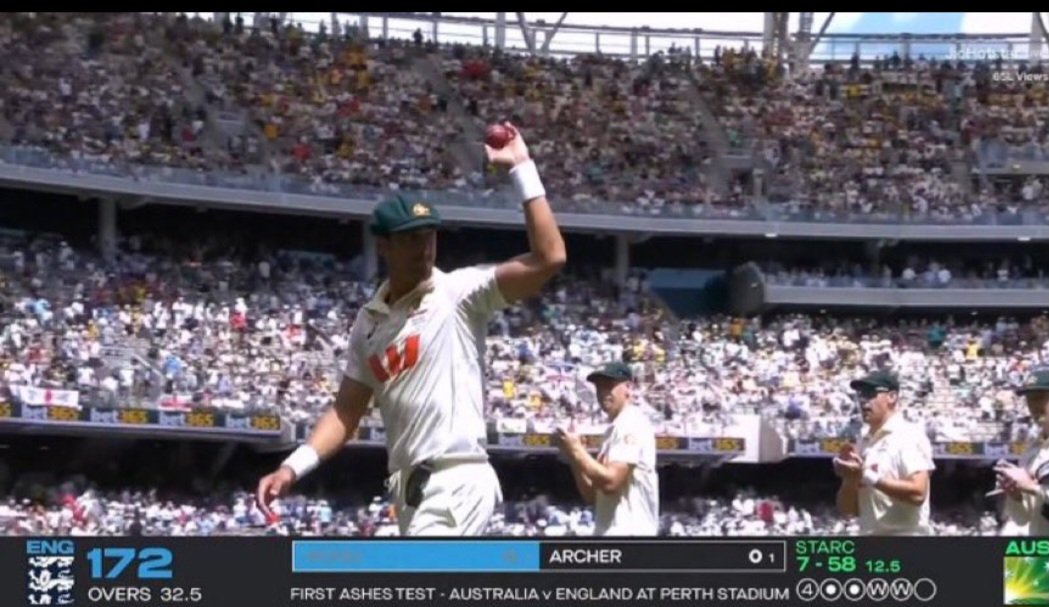 मिशेल स्टार्क ने 7 विकेट लेकर इंग्लैंड का किया सूपड़ा साफ़...
ऑस्ट्रेलिया ने इंग्लैंड का बोरिया बिस्तर समेटा!
172 रन पर पूरी टीम आउट!!!