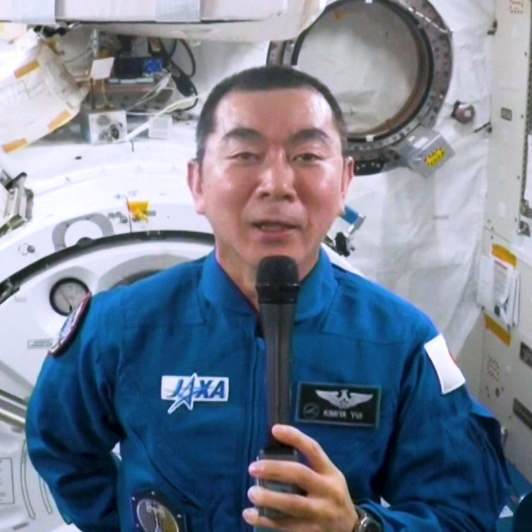 hatsumimigaku's tweet photo. 🚩まもなく1⃣0⃣時放送
＃日曜日の初耳学👂

／
宇宙からリモート出演!
宇宙飛行士 #油井亀美也
＼
💫宇宙からみえる地球のリアルな姿や
　  宇宙での暮らしに迫る!

／
爆発的人気アイドルの仕掛け人
#木村ミサ 登場‼
＼
💗人気アイドルを生む仕掛けとは⁉
　  ＳＮＳでバズるためのテクニックを伝授

スタジオメンバーも大興奮!!
お見逃しなく😊

#林修 #大政絢 
#市川新之助 #浮所飛貴（#ACEes）
#大家志津香 #澤部佑 #田村淳
#中島健人 #堀越麗禾