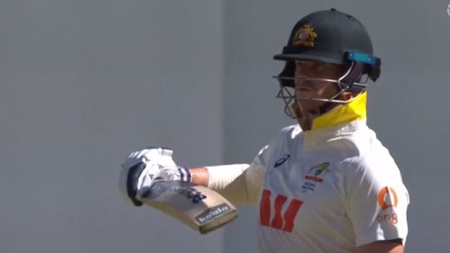 aman_ruski's tweet photo. Steve Smith GONE for 17 off 49 balls! 😭

 Ashes on a knife-edge!

#Ashes #Ashes2025 #SteveSmith #AUSvENG #Cricket #SmithOut #AustraliaCrisis #TestCricket https://t.co/XFo6754bY7