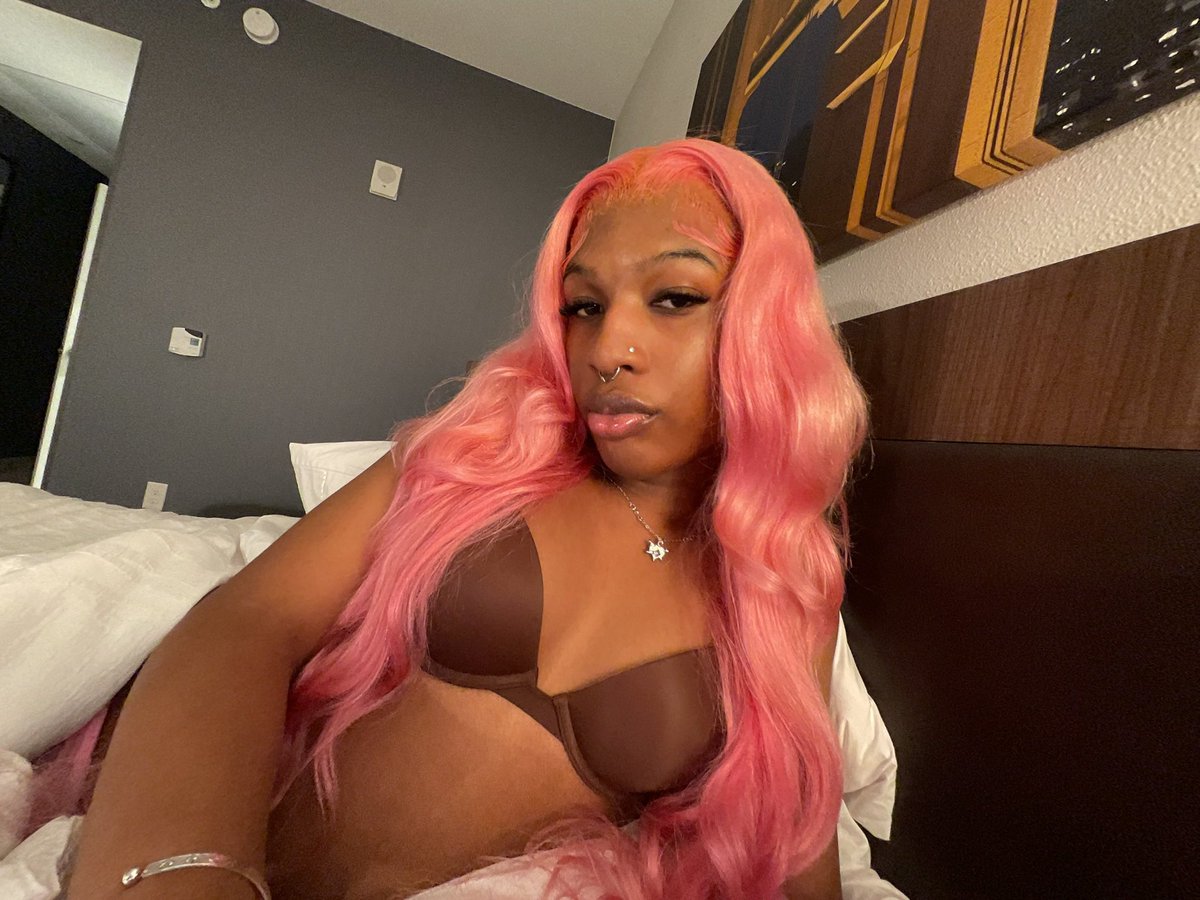 topoppmaire's tweet image. this woman is SICK going around acting like you just this fab girl when your own mother kicked you out for touching on your little siblings!!! tell the truth bri you literally raped london you are SICK and need to be jailed