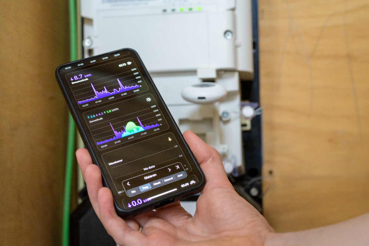 zuid_holland's tweet image. Je telefoon en auto: ze werken niet zonder microchips. Maar er zijn wel mensen nodig om deze chips te maken. Het programma Beethoven zorgt voor meer technici. Bekijk ons magazine: bit.ly/4ql6rye. Word abonnee: bit.ly/3R1HGoe. #krachtigZuidHolland