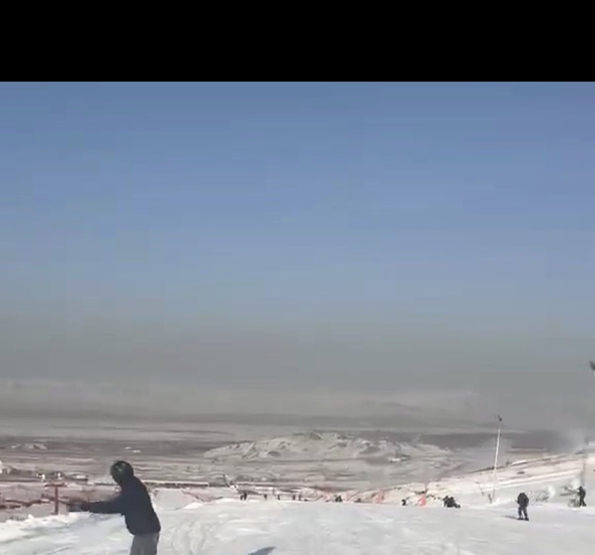 Хотынхон юугаар л амьсгалаад бн даа.