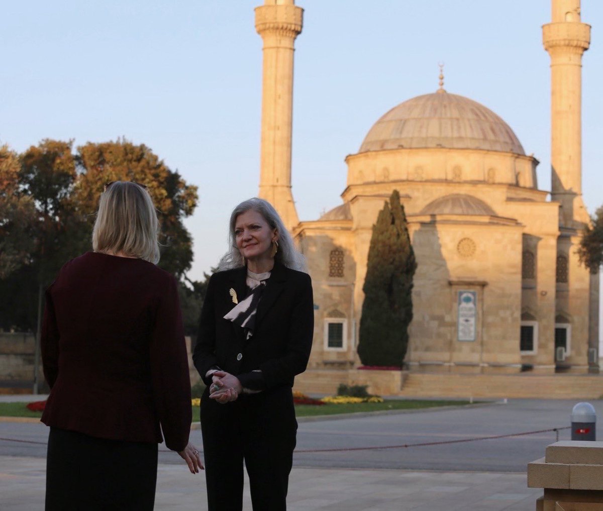 Allison M. Hooker tweet media