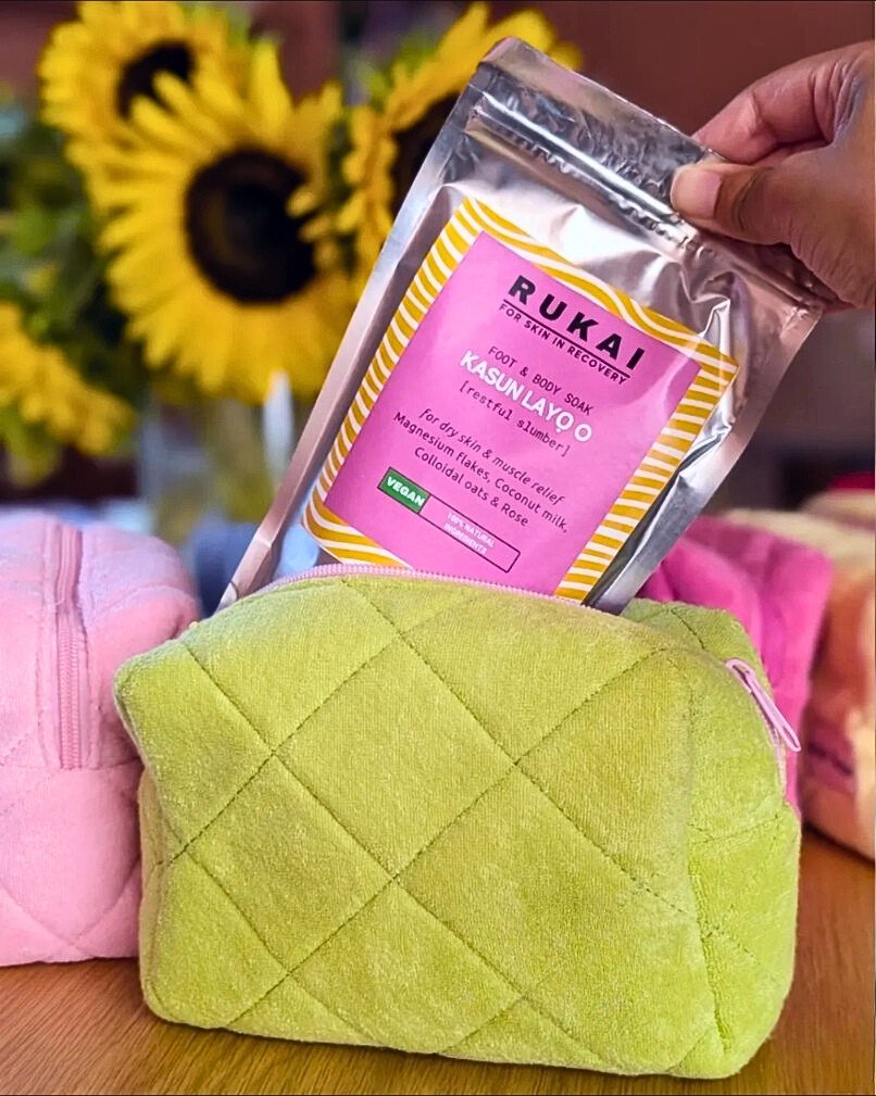 MuseumoftheHome's tweet image. Whether you’re giving the gift of rest, or looking for calm and restoration yourself this holiday, indulge in slow winter days with these natural teas, botanical skincare, and calming scents from our Winter Market makers🌿

Get tickets now at museumofthehome.org.uk