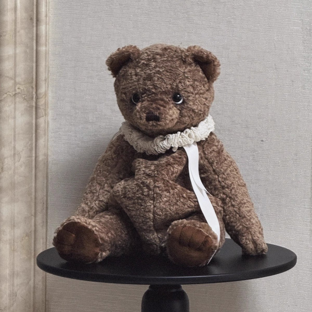 ManusxMachina's tweet photo. Teddy Bear Bag - Brown 
https://t.co/nC2b7pZOd3 
真っ直ぐに見つめるつぶらな瞳が可愛らしいテディベアのバッグ。首元にはスカーフを巻いています。あたたかみのあるぬくもりを胸に感じることのできるバッグ。 https://t.co/wp91XulPXO