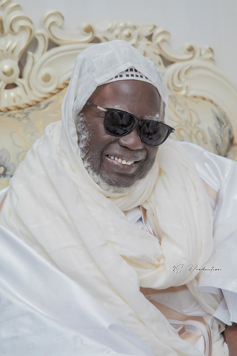 jalybadiane's tweet image. Tout au long de sa vie, Serigne Touba a renforcé le sens de la famille en s&apos;appuyant sur des principes de respect, d&apos;éducation et de transmission.

Il a valorisé le rôle du père en tant que guide spirituel et responsable, transmettant à ses fils les enseignements du Coran. Il n&apos;a…