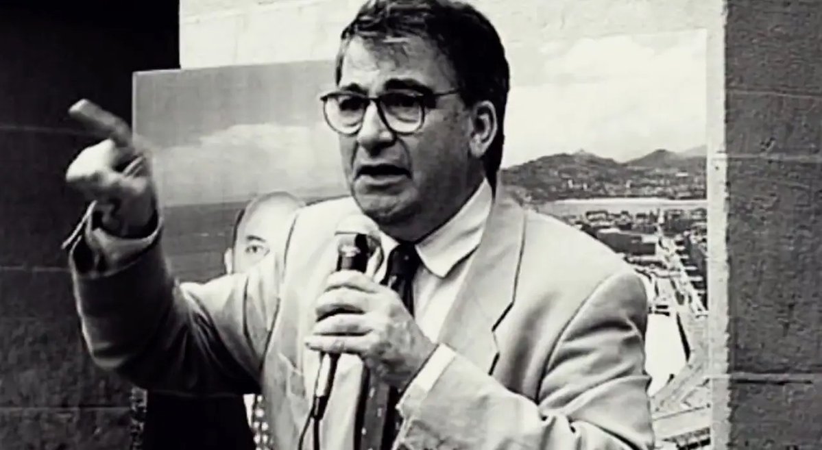 sanchezcastejon's tweet image. Hace 25 años, ETA asesinó a Ernest Lluch. 

En nuestra memoria, siempre, un socialista ejemplar que trabajó por dignificar la vida de todas las personas e impulsar una Sanidad Pública y de calidad.

Gràcies, Ernest, pel teu exemple de convivència, progrés i diàleg.