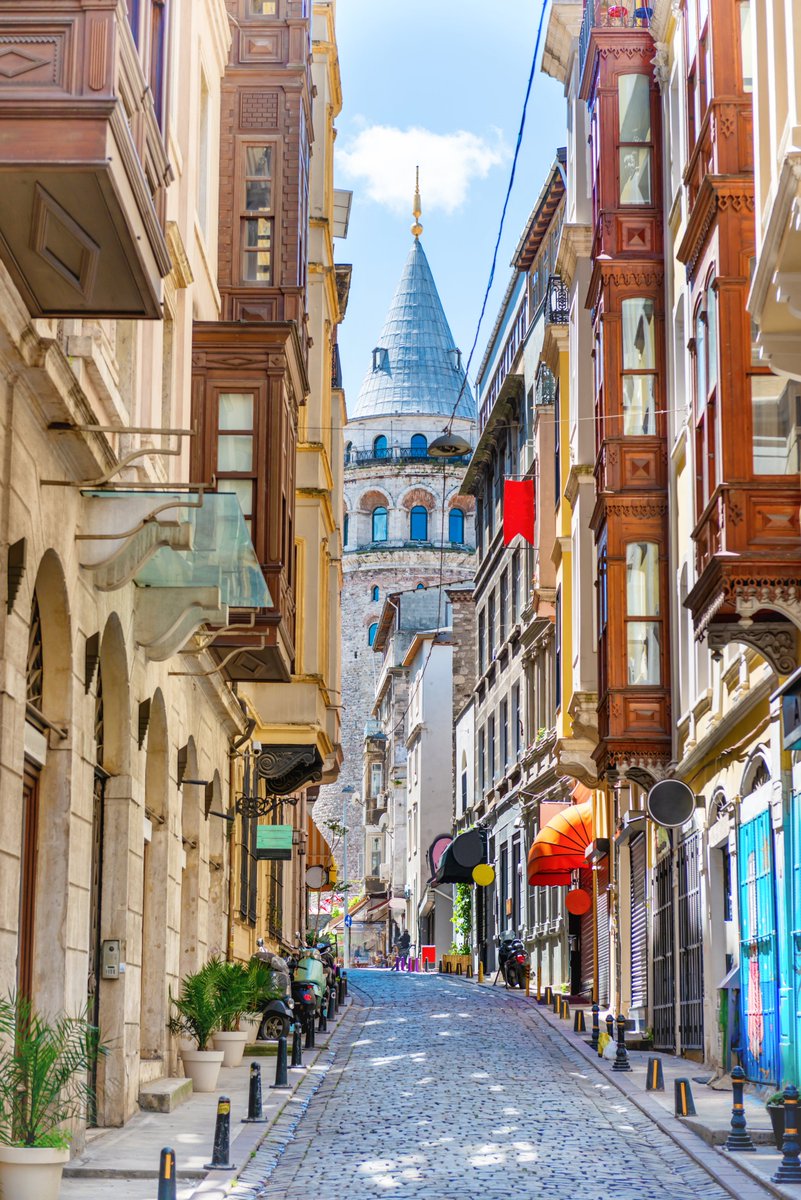 Wego's tweet image. Would you like to spend a few days here? 
📍Galata Tower, Istanbul