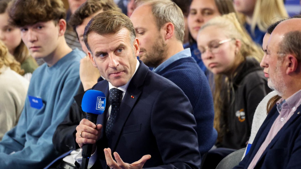 BFMTV's tweet image. &quot;Far West&quot; des réseaux sociaux, désinformation, majorité numérique, ingérence... Emmanuel Macron repart en croisade contre les plateformes
l.bfmtv.com/YEky