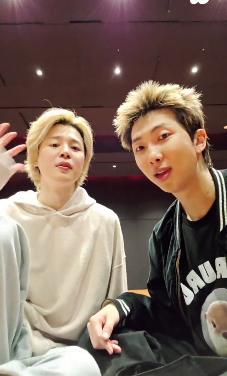 OMGGGG JIMIN IS LIVE 😭😭😭😭😭😭😭😭😭😭😭😭😭😭😭😭😭😭😭😭😭😭