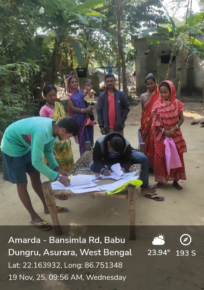 CEOWestBengal's tweet image. EF submission and filling up being done at the help desks at Jhargram District West Bengal
#SIR #EnumerationForm #Digitization 
@ECISVEEP @SpokespersonECI 
@DeoJhargram