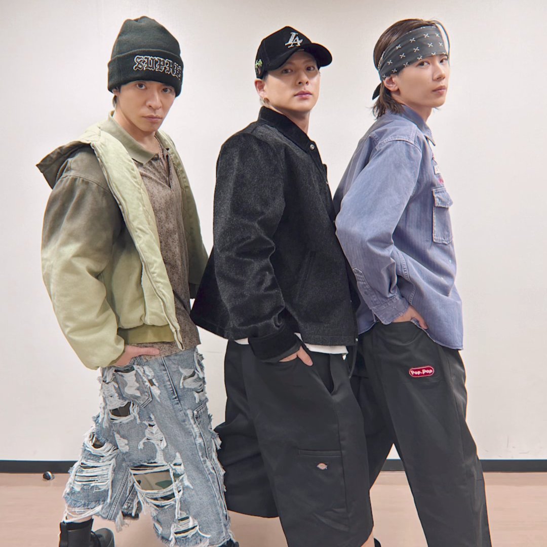 rBcLQUeI7KMqa96's tweet image. Hello, DJ Niki san ! Thank you for broadcasting Number_i&apos;s latest song &quot; #LOOP &quot;. I&apos;m happy to hear such a great song ! Thank you as always😊.
#AsianChannel
@dms_ambon 
#Number_2 
@number_i_offic