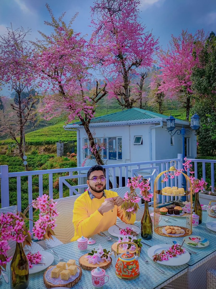 Not your regular breakfast table. 🌸