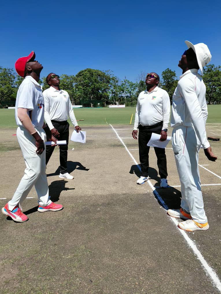 rhinoscric's tweet photo. TOSS UPDATE 🪙

Rhinos won the toss and elected to bat first.

#WeAreRhinos #TwoDayMatch #RHIvZIMU19 https://t.co/kOmWRFBa8z