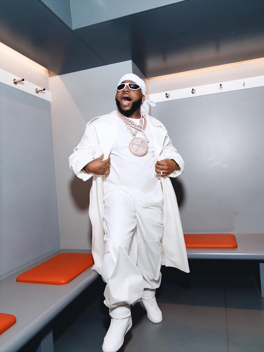 NiceP474649's tweet image. Happy 33th birthday 🎇🎈🎂 to the kind of Afro 🪮 beatz Nigeria 🇳🇬 the only one Baddest ✅ Davido oshéyyy 🙌🙌 #blog