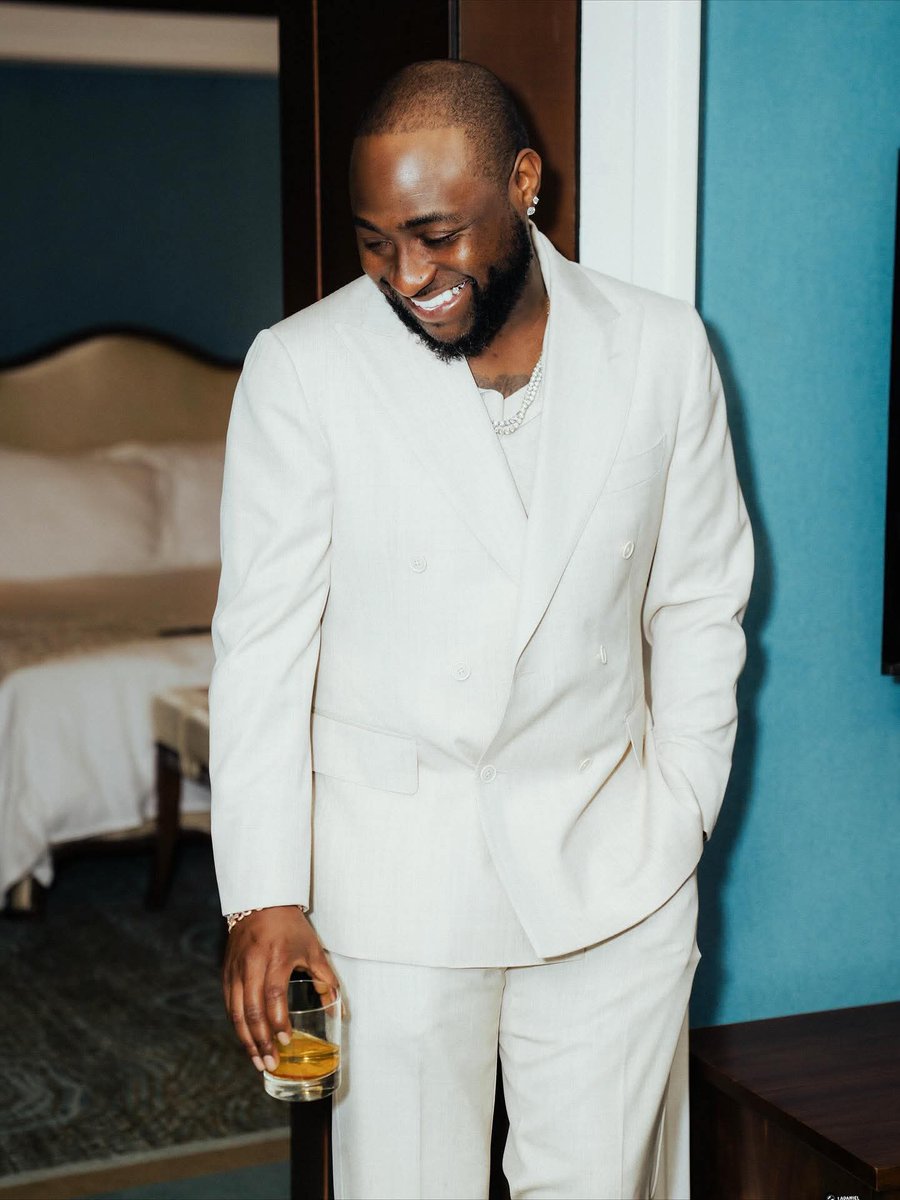 NiceP474649's tweet image. Happy 33th birthday 🎇🎈🎂 to the kind of Afro 🪮 beatz Nigeria 🇳🇬 the only one Baddest ✅ Davido oshéyyy 🙌🙌 #blog