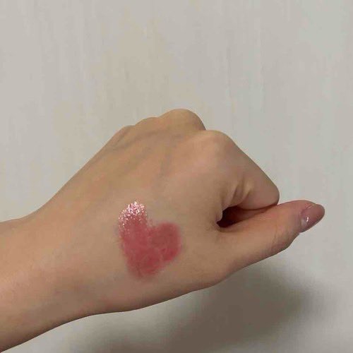 冬っぽコスメ🤍❄️
可愛すぎるパッケージの
# HANHYUNJAE

☑️マスターフィットクッション 
☑️プロメルトリプバーム (01.チェリーレッド)

メイク直し簡単、密着カバーで長時間キープ🧏🏼‍♀️
韓国有名メイクアップアーティスト監修の新作クッションだよ！

<a href="/hhjbeauty_jp/">hhjbeauty_jp.official</a> 
#提供 #HANHYUNJAE  #Qoo10メガ割