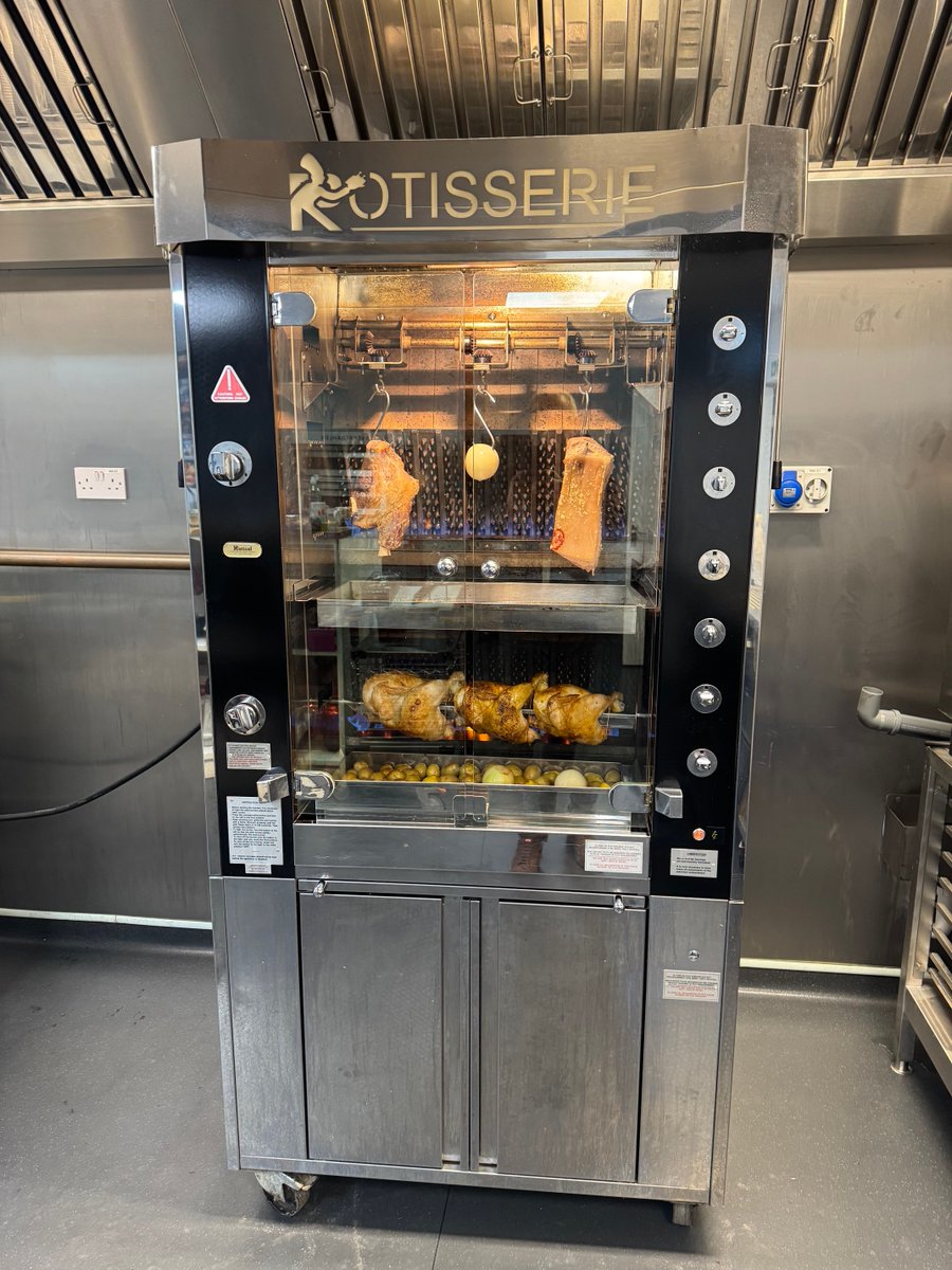 Rotisol's tweet image. Manchester, you were a blast! Two awesome demos at the JESTIC kitchen—massive thanks to the team for hosting. 
Big things coming… watch this space!
@jestic_ltd
#rotisol #rotisserie #newconcepts #🔥 #🐓 #🇫🇷