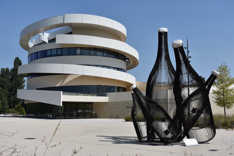 💻NUOVO BLOG POST
Link➡️bit.ly/BorgognaDelSud…
Cosa vedere in Borgogna del Sud in 10 giorni? Scopri il nostro viaggio nel cuore della Francia che incanta. Un itinerario tra colline, borghi in pietra e antiche abbazie, dove il tempo rallenta e il vino racconta storie di passione!