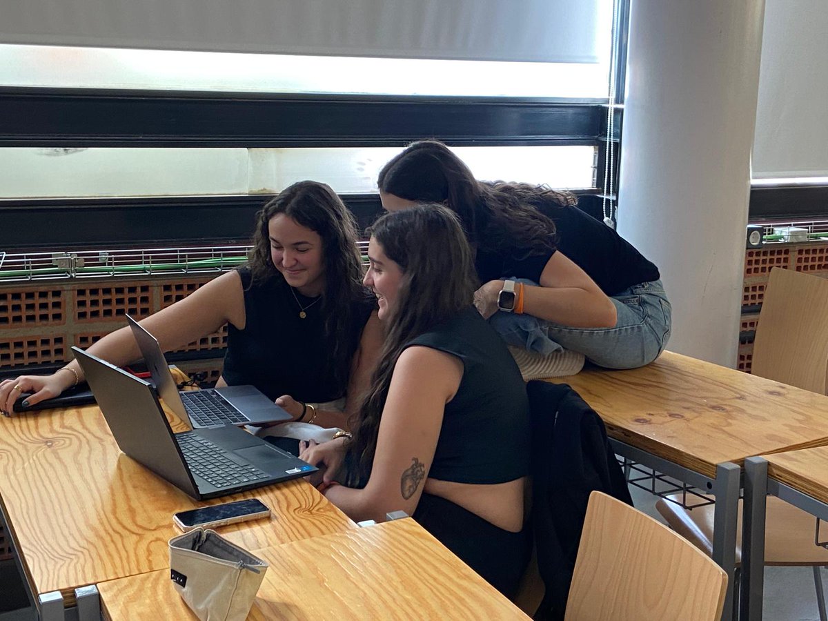 uclm_inter's tweet image. La @uclm_es impulsa el proyecto COIL “Análisis de perfiles criminologícos emergentes España-Ecuador” con la @UCatolicaCuenca 🇪🇨
Desarrollado dentro del Grado de Criminología, estudiantes de ambos países trabajan en equipos mixtos para investigar fenómenos criminológicos