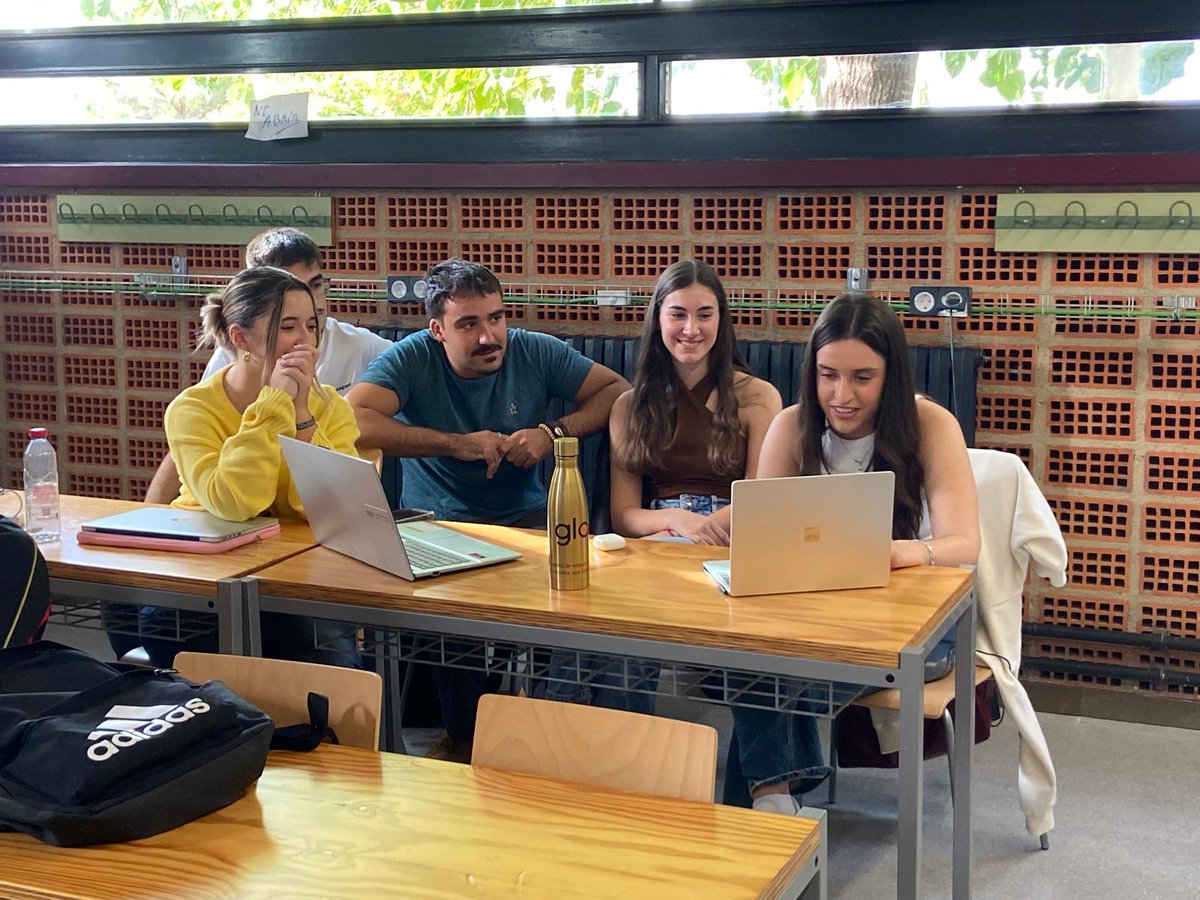 uclm_inter's tweet image. La @uclm_es impulsa el proyecto COIL “Análisis de perfiles criminologícos emergentes España-Ecuador” con la @UCatolicaCuenca 🇪🇨
Desarrollado dentro del Grado de Criminología, estudiantes de ambos países trabajan en equipos mixtos para investigar fenómenos criminológicos