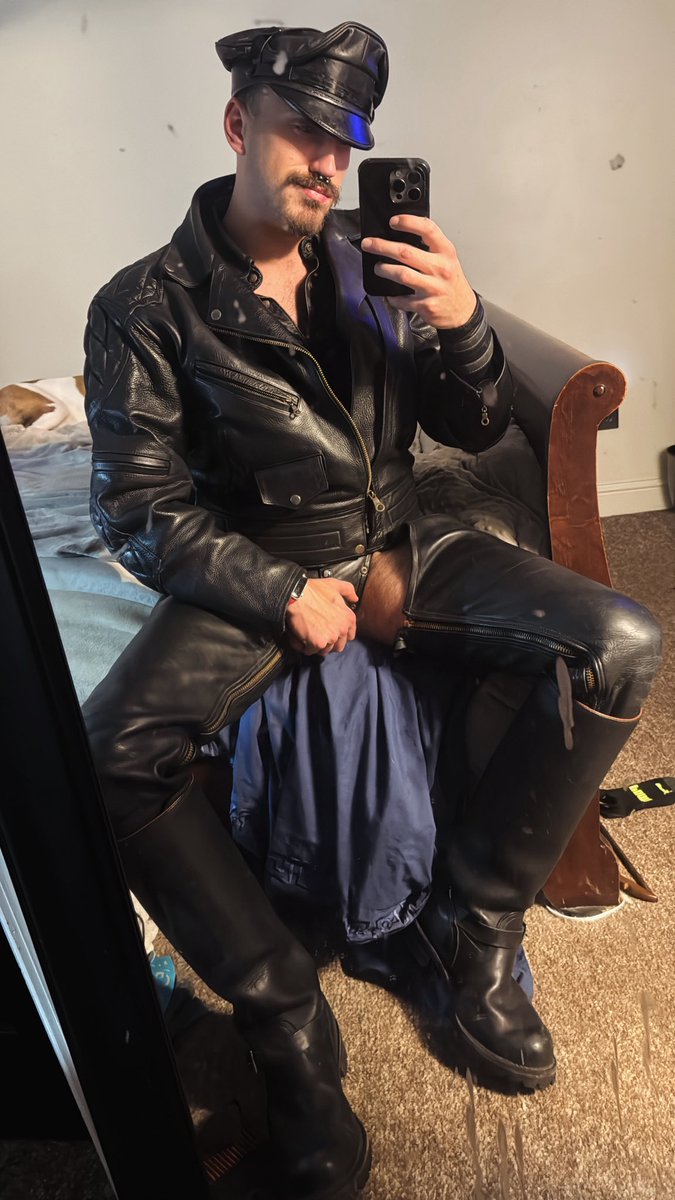 Leatherguy101 tweet media