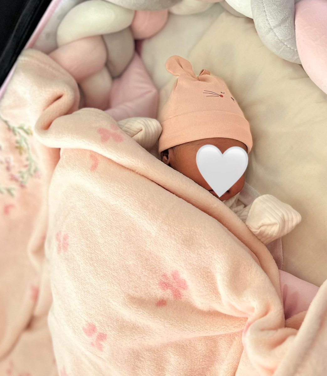 Modimonthatilee's tweet image. Shout out to my sister for being my surrogate🥹🩷. Welcome to the word my angel🎀