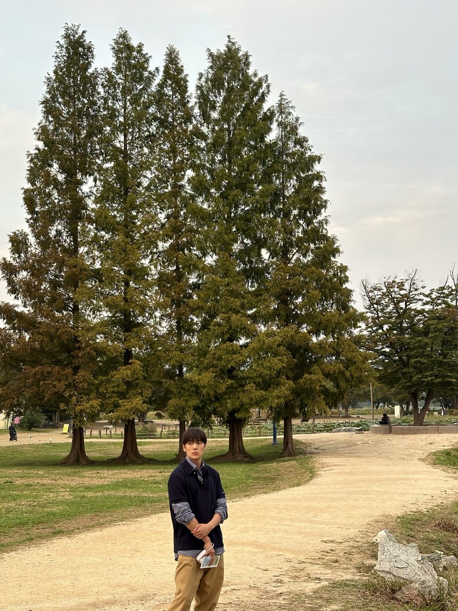 OfficialMONSTAX's tweet image. 📸
251121 #몬스타엑스 #민혁
한국관광공사TV #나를따르릉 EP.2

민혁을 사로잡은 
자전거의 매력 ‹𝟹
자전거 여행을 떠나볼까요?!
몬베베! 나를 따르릉 🚴‍♂️

#MINHYUK 
#MONSTAX #MONSTA_X