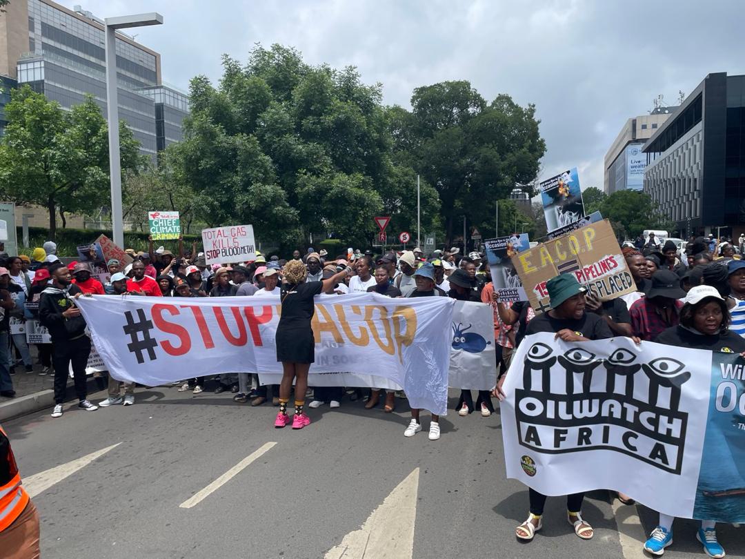 Activists storm TotalEnergies’ office ahead of G20 Summit, demand end to fossil fuel expansion in Africa.
#StopEACOP 
<a href="/stopEACOP/">StopEACOP</a> <a href="/LSM_Africa/">LAUDATO SI’ MOVEMENT - Africa</a> <a href="/ExtinctionR/">Extinction Rebellion Global</a> <a href="/graUganda/">Global Rights Alert</a> <a href="/DontGasAfrica/">@dontgasafrica.bsky.social</a> 
Read more: witnessradio.org/activists-stor…