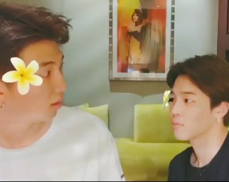 jinbreastfeedme's tweet image. SHI FRYING ME 😭😭😭