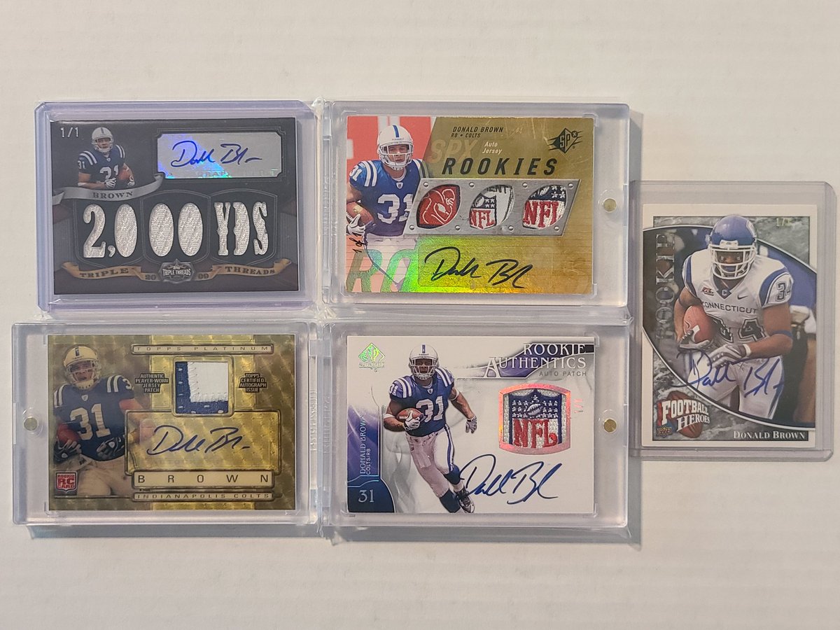 tillerjeff's tweet photo. @Legendsdye @CardPurchaser @Mock10Breaks Got a big Donald Brown collection. https://t.co/Wh2AeUqP07