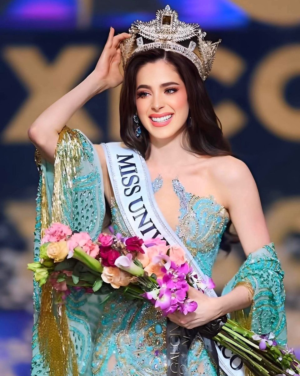 r_o___j_o's tweet image. ¡VIVA MÉXICO CABRONES! 🇲🇽
¡VIVAN LAS MUJERES MEXICANAS! 
#MissUniverse #fatimabosch