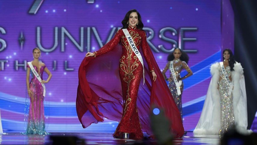 🚨#AHORA 

La mexicana Fátima Bosch se corona como la nueva Miss Universo 2025.🇲🇽

📸<a href="/envozmxoficial/">envozmx</a>