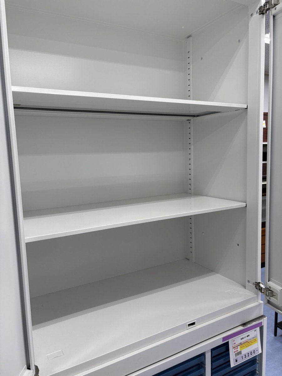 両開きスチール書庫
6,600円
キンブルみよし店