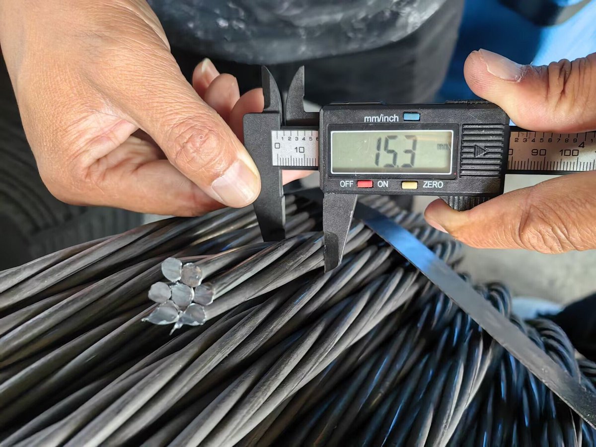 YuanxianM49282's tweet image. 7 Wires Prestressed Strand
--- Low relaxation Prestressed concrete strand is twisted by 7 wires, which is applied to high efficiency and energy saving materials of concrete structures after stabilizing treatment. 
#PCStrand #BuildingMaterials #BuildingServicesEngineering