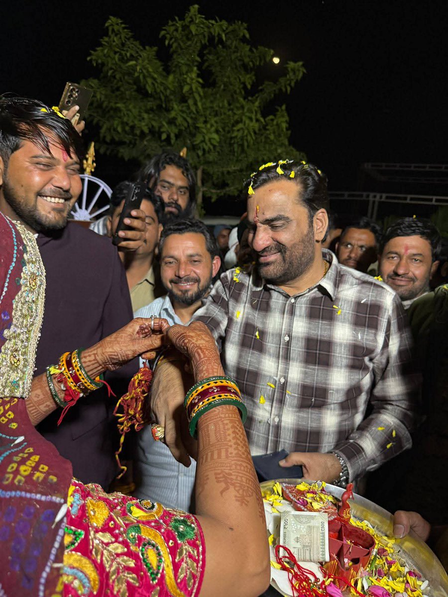 LeelDinesh's tweet image. ये हँसता हुआ चेहरा कइयों की नींद उड़ायेगा,2028 विधानसभा चुनाव में नई उंचाइयों पर जाएगा !!
#मेरा_नेता_मेरा_अभिमान
@hanumanbeniwal ♥️
@RLPINDIAorg 🔰✊️