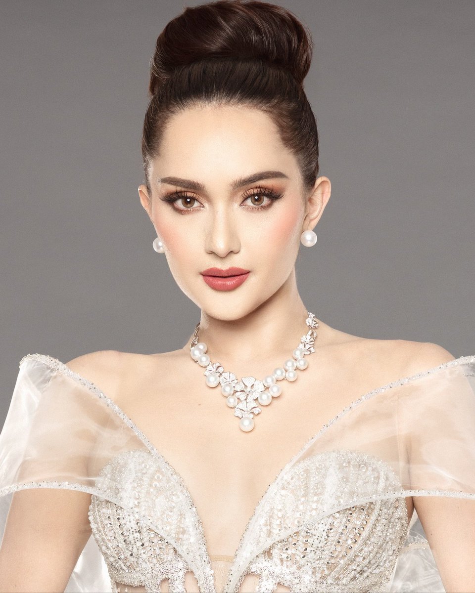 theMerkyCruz's tweet photo. Hindi ba baligtad 'yung basa sa winners?

No kidding, Côte d'Ivoire had a better answer than Mexico :D

Proud of what Ahtisa accomplished pero mukhang may isa pang annoucement? Another Steve Harvey night? hahahaha

#MissUniverse #MissUniverse2025 #AhtisaManalo Ahtisa Manalo https://t.co/WaEGfiY0B8