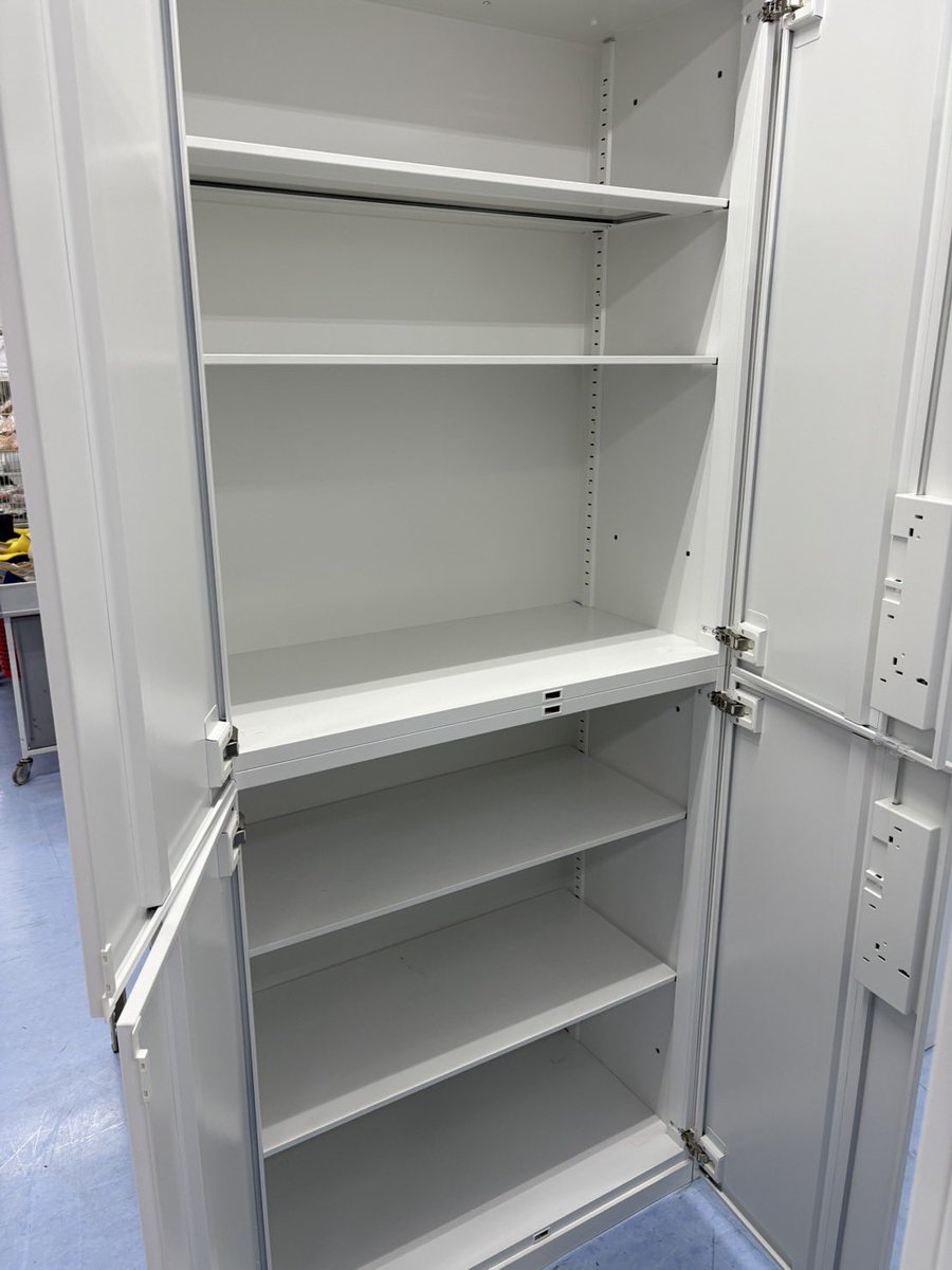 二段両開きスチール書庫
11,000円
キンブルみよし店