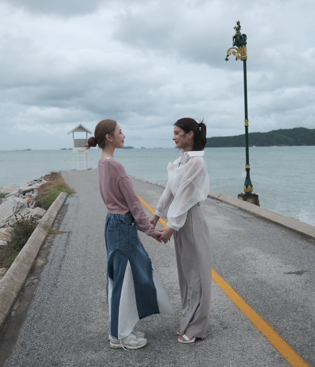 janeeeyeh's tweet image. Just u and me🤏🏻

#LoveDesignFinalEP
FINAL DRAFT FINAL LOVE