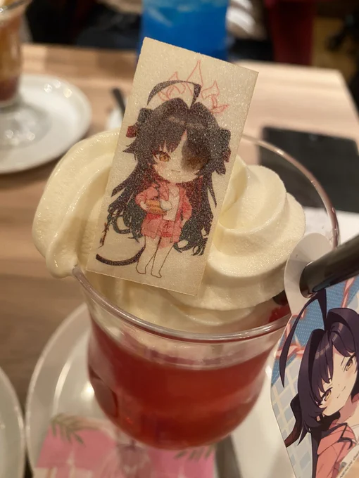 コラボフードを食した (4枚目は闇落ちカスミ)