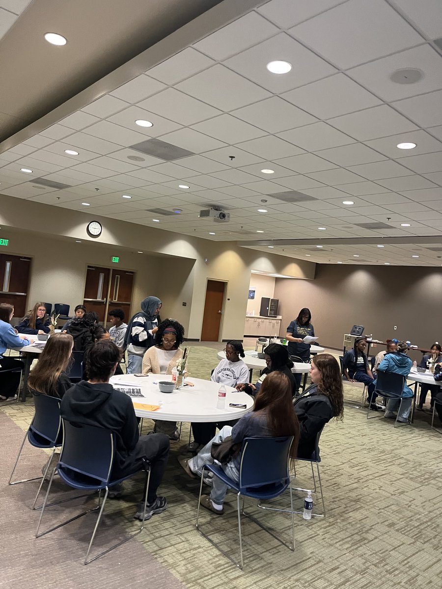 lindseylou64's tweet image. Great day with the awesome OBHS Ambassadors for a leadership and team building day. Thanks to NorthCentral for hosting us! #teamdcs