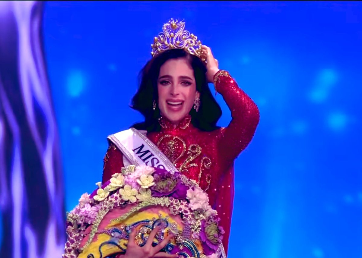 ImpactoMich's tweet image. ¡Fátima Bosch👑🇲🇽 se corona como ganadora de Miss Universe 2025!
