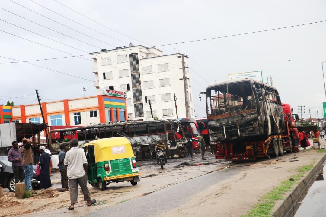 AllienAizz's tweet image. Burning shops and destroying vehicles harms innocent citizens and businesses and is not a form of protest. Tanzania Stands for Peace. #ViolenceIsNotProtest.