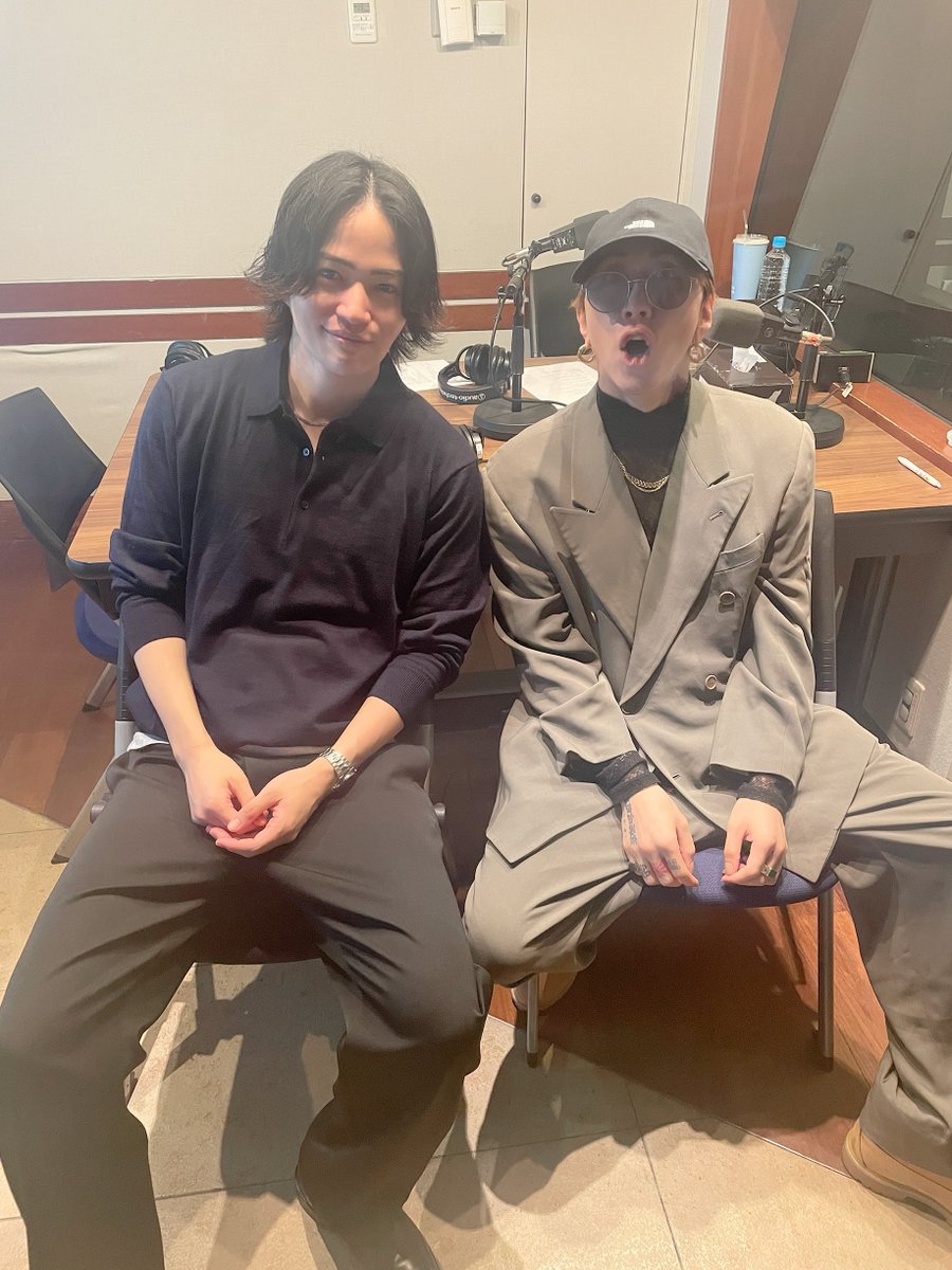 tokyofm's tweet photo. 11:00～【#菊池風磨 #hoursz】

🟣今回も #SUPERBEAVER のボーカル
#渋谷龍太 さんをゲストにお迎え🦫

🟣結成20周年を迎えたSUPER BEAVER。
バンドが長続きする秘訣とは⁉️

@super_beaver @gyakutarou https://t.co/Ragpd6qRSb