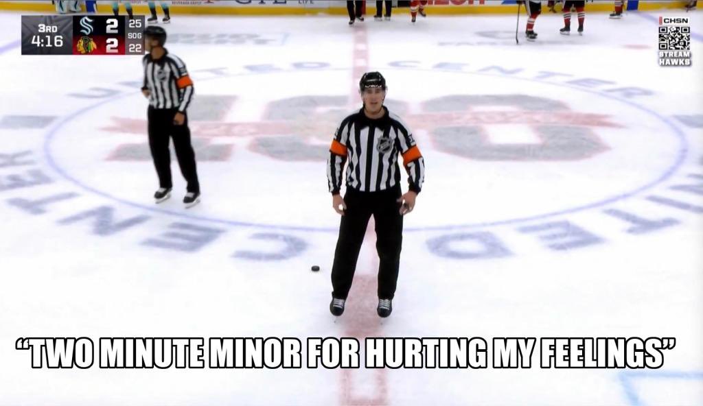 hockeybarn_'s tweet image. Meet the softest ref in the league.
#blackhawks