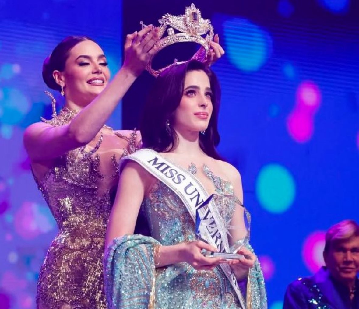 MalditaSummer's tweet image. El concepto de Fátima Bosch ganando miss universo el 20 de noviembre día de la revolución mexicana, después de la injusticia que vivió, siendo esta su revolución