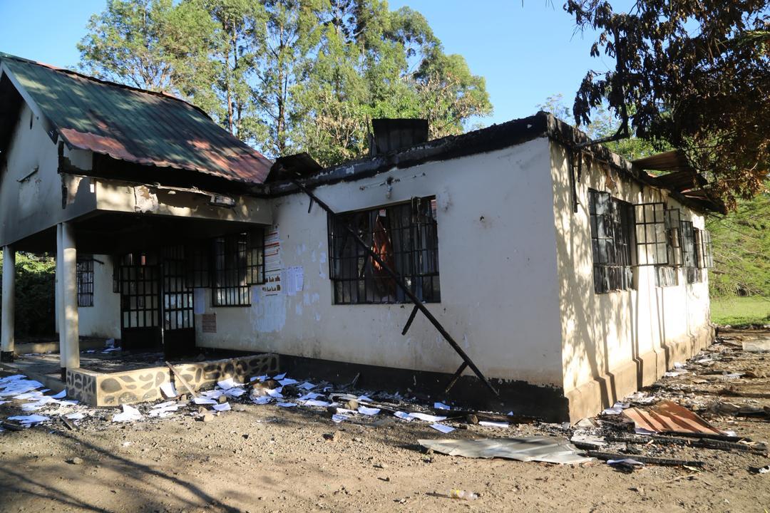 AllienAizz's tweet image. Tanzanians want their voices heard through voting and dialogue, not through burning shops or attacking neighbors. Violence harms everyone. Tanzania Stands for Peace. #ViolenceIsNotProtest.