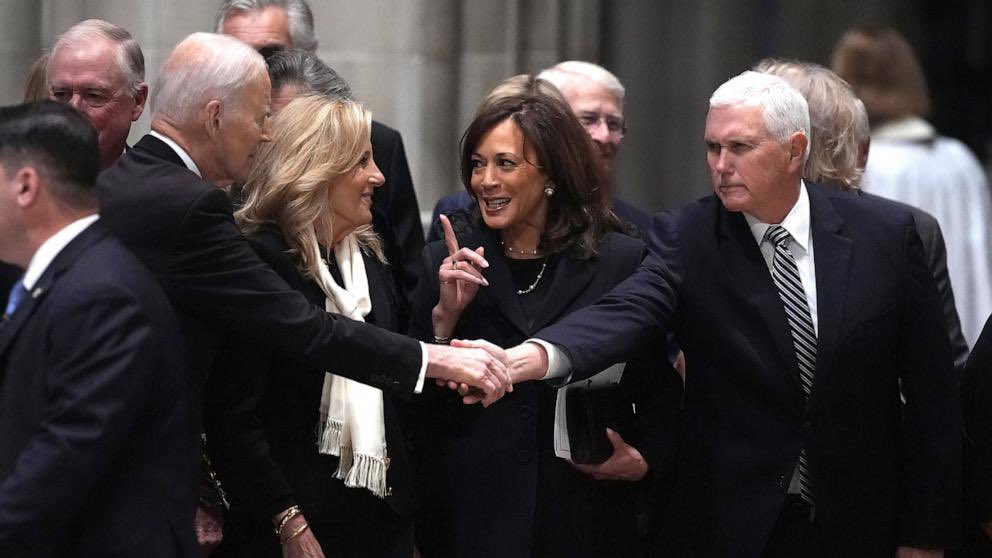 legitbrittFLA's tweet image. Dick Cheneys funeral. Pence shakes hand with Biden.
